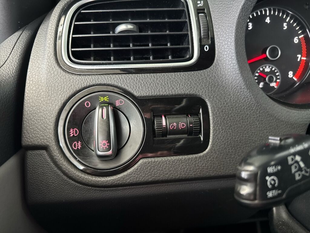 Volkswagen Polo 2014 Sininen