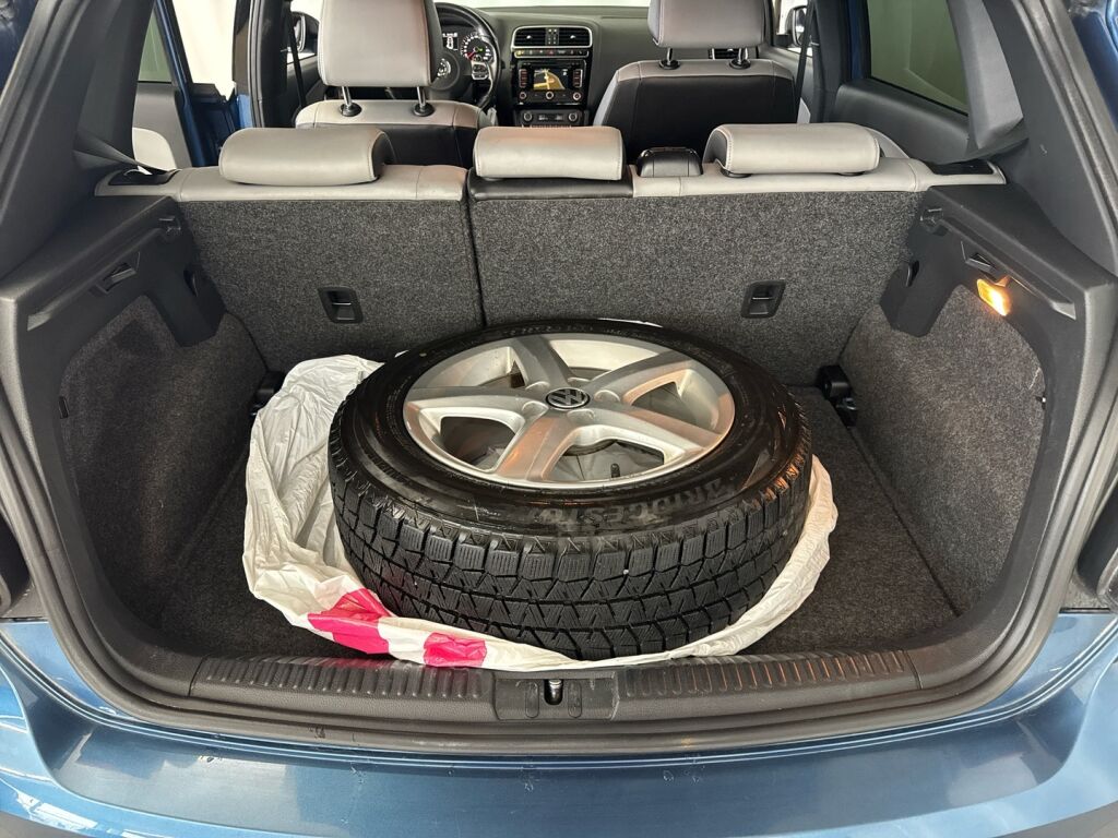 Volkswagen Polo 2014 Sininen