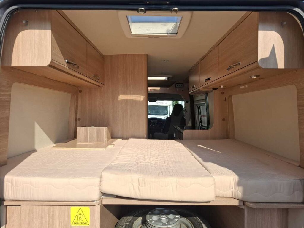 Pössl RoadCar VAN R 600 2016 Harmaa