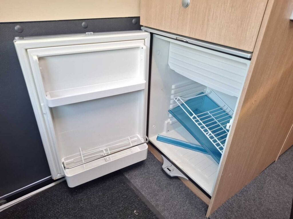 Pössl RoadCar VAN R 600 2016 Harmaa