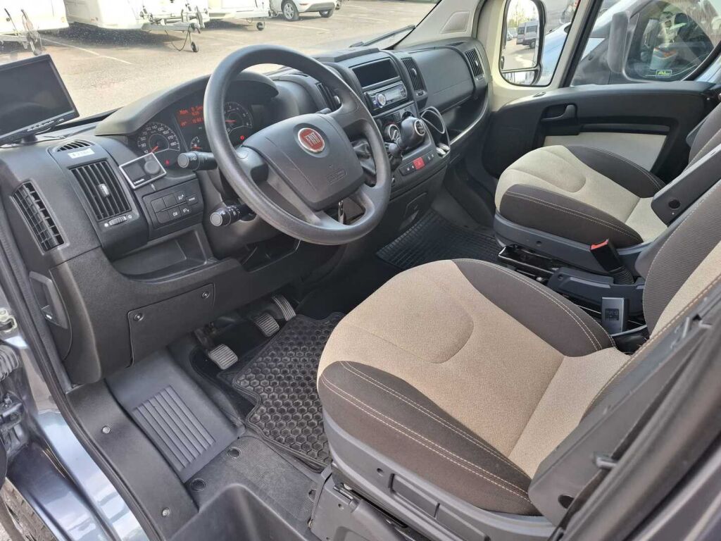 Pössl RoadCar VAN R 600 2016 Harmaa