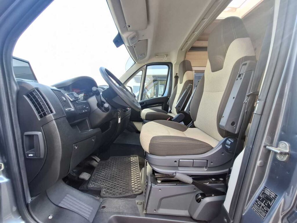 Pössl RoadCar VAN R 600 2016 Harmaa