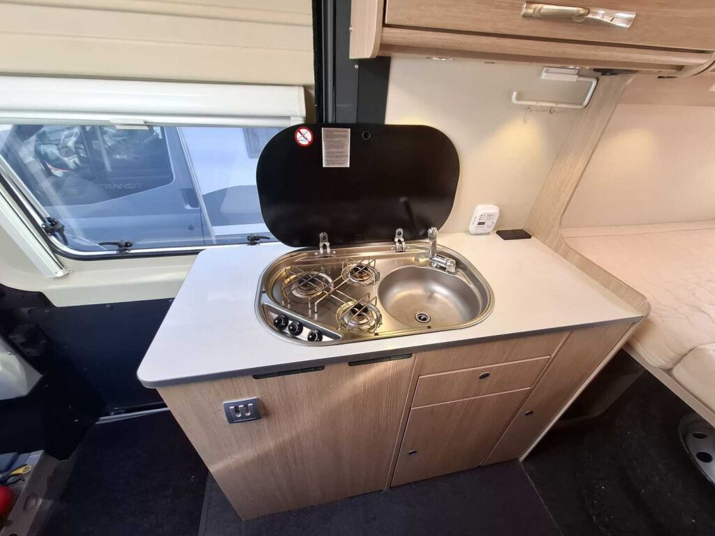 Pössl RoadCar VAN R 600 2016 Harmaa