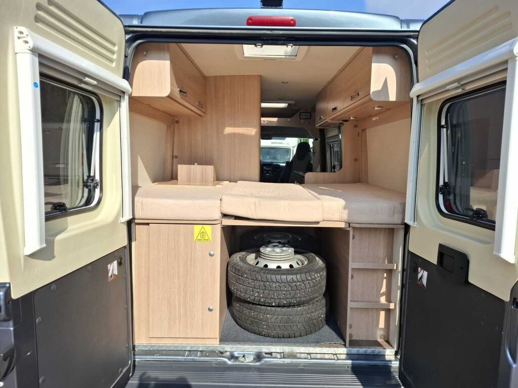 Pössl RoadCar VAN R 600 2016 Harmaa