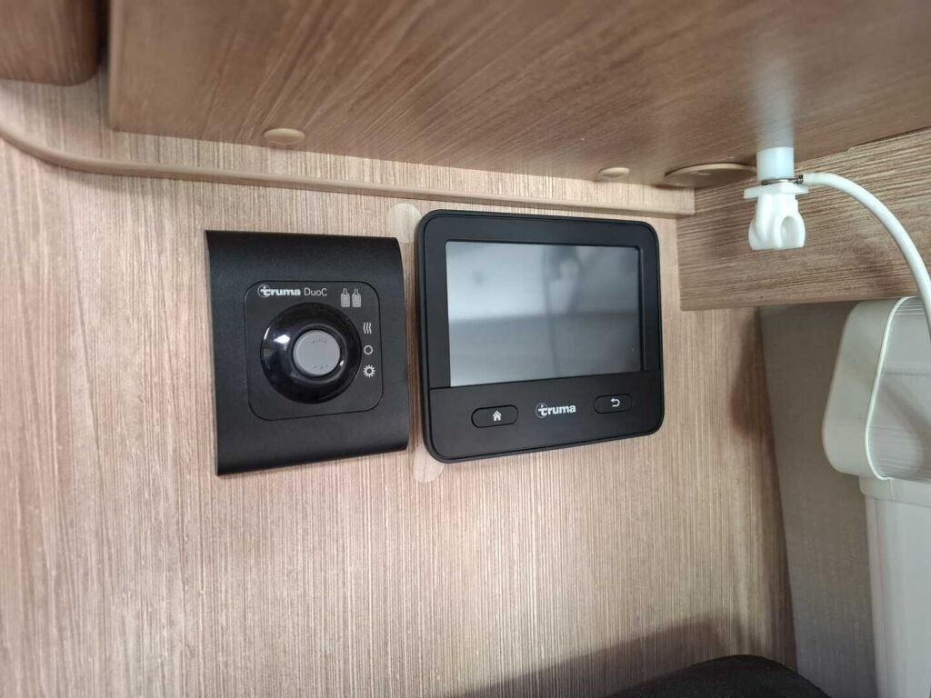 Pössl RoadCar VAN R 600 2016 Harmaa