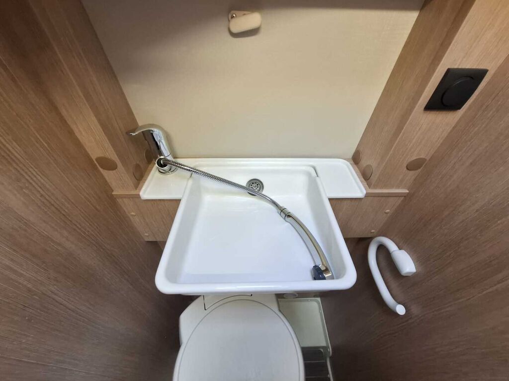 Pössl RoadCar VAN R 600 2016 Harmaa