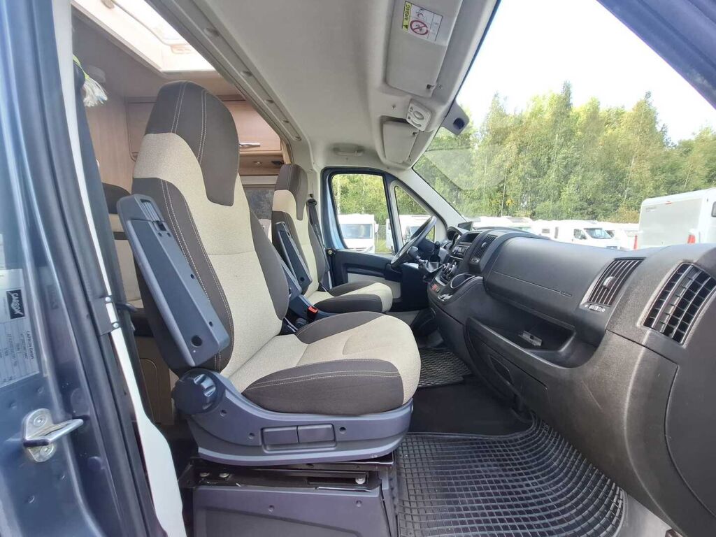 Pössl RoadCar VAN R 600 2016 Harmaa