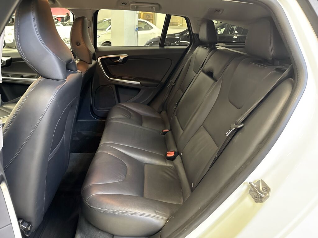 Volvo V60 2014 Valkoinen