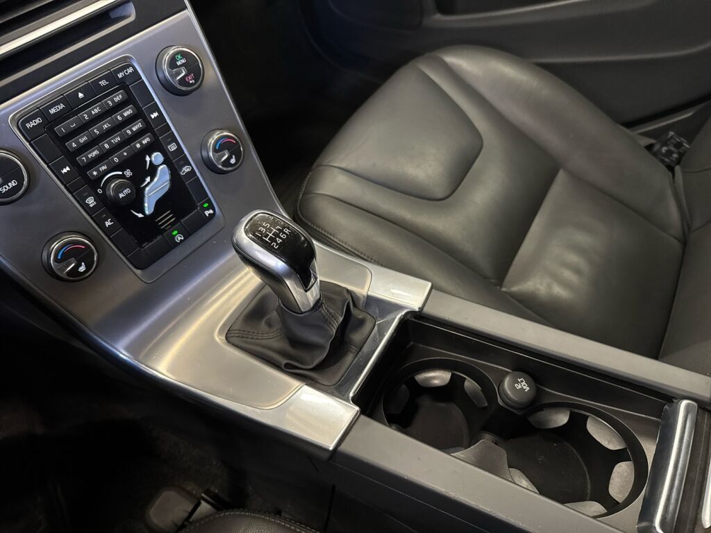 Volvo V60 2014 Valkoinen