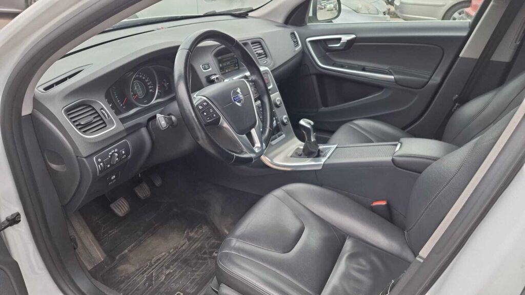 Volvo V60 2014 Valkoinen