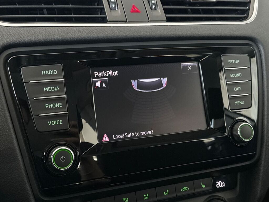 Skoda Octavia 2014 Valkoinen
