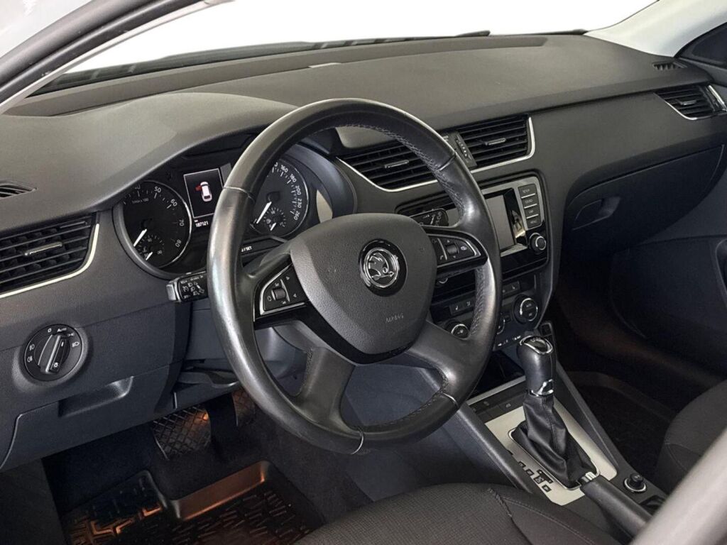 Skoda Octavia 2014 Valkoinen