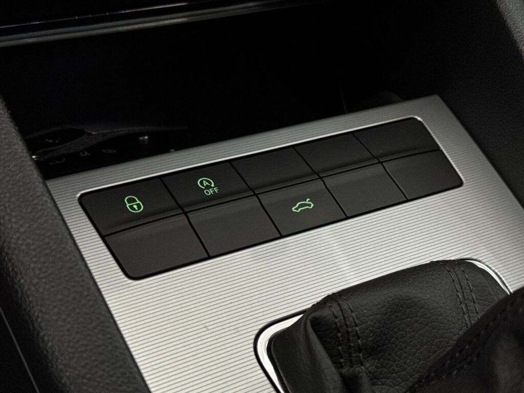 Skoda Octavia 2014 Valkoinen