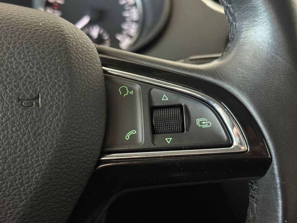 Skoda Octavia 2014 Valkoinen