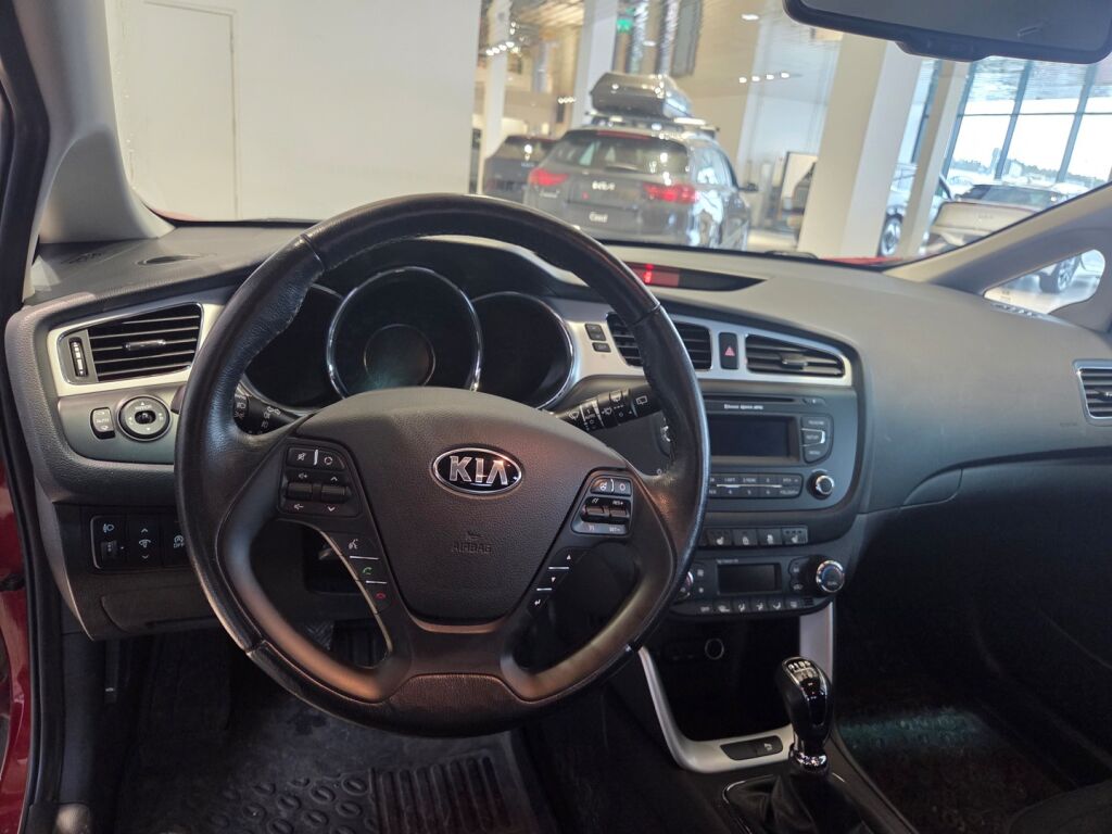 Kia Ceed 2014 Punainen