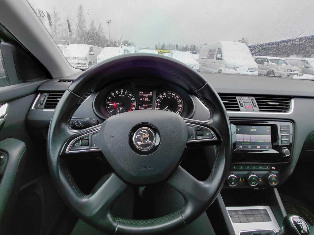 Skoda Octavia 2014 Ruskea (beige)