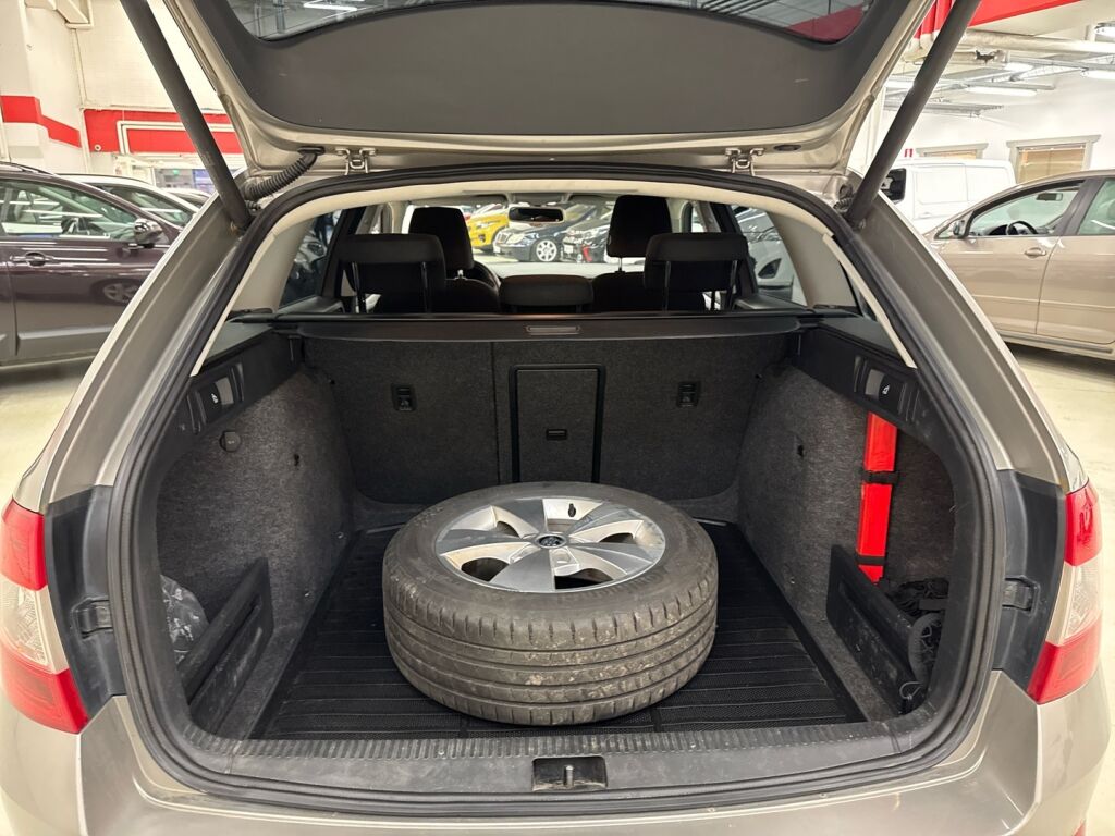 Skoda Octavia 2014 Ruskea (beige)