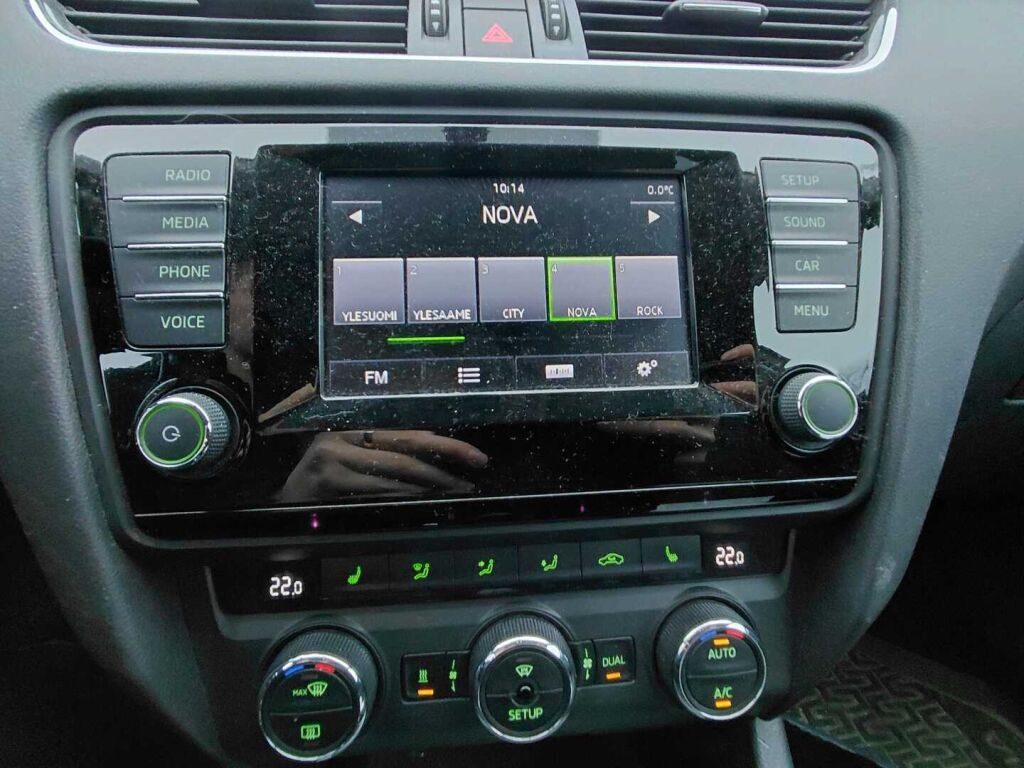 Skoda Octavia 2014 Ruskea (beige)