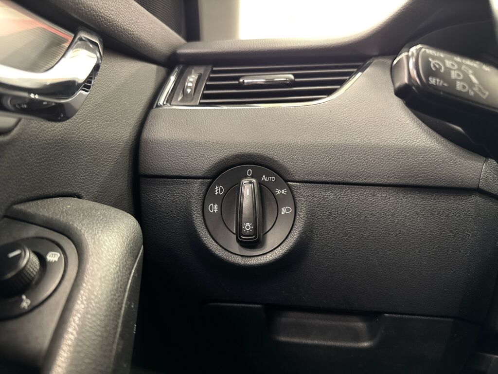 Skoda Octavia 2014 Ruskea (beige)