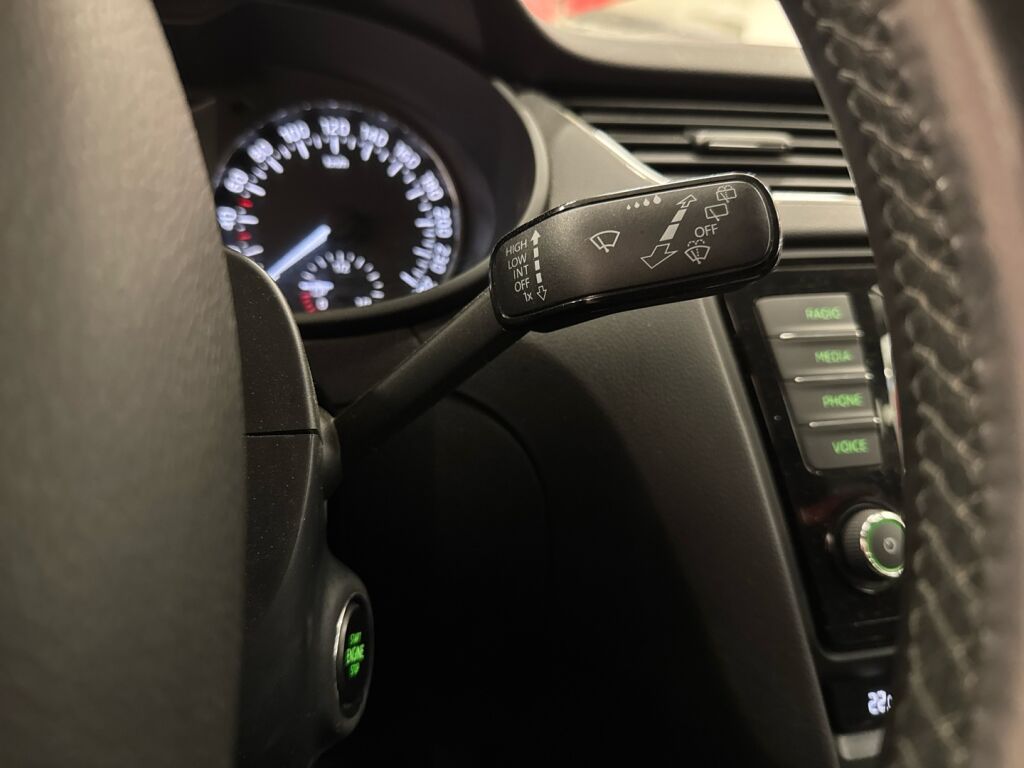 Skoda Octavia 2014 Ruskea (beige)