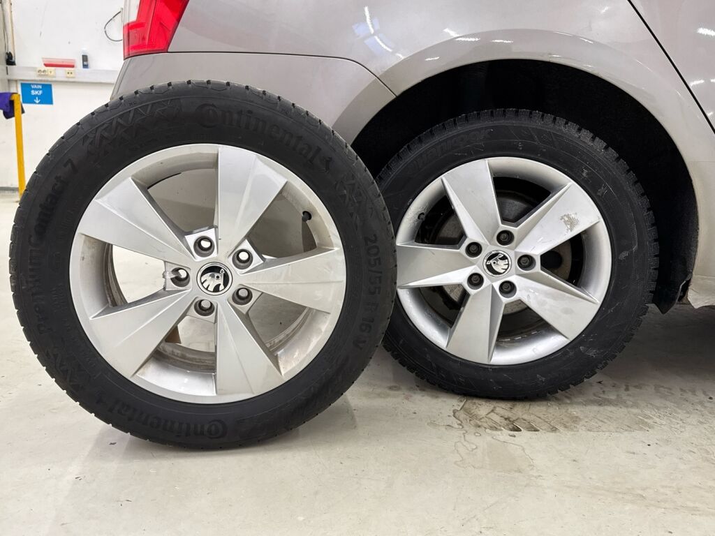 Skoda Octavia 2014 Ruskea (beige)