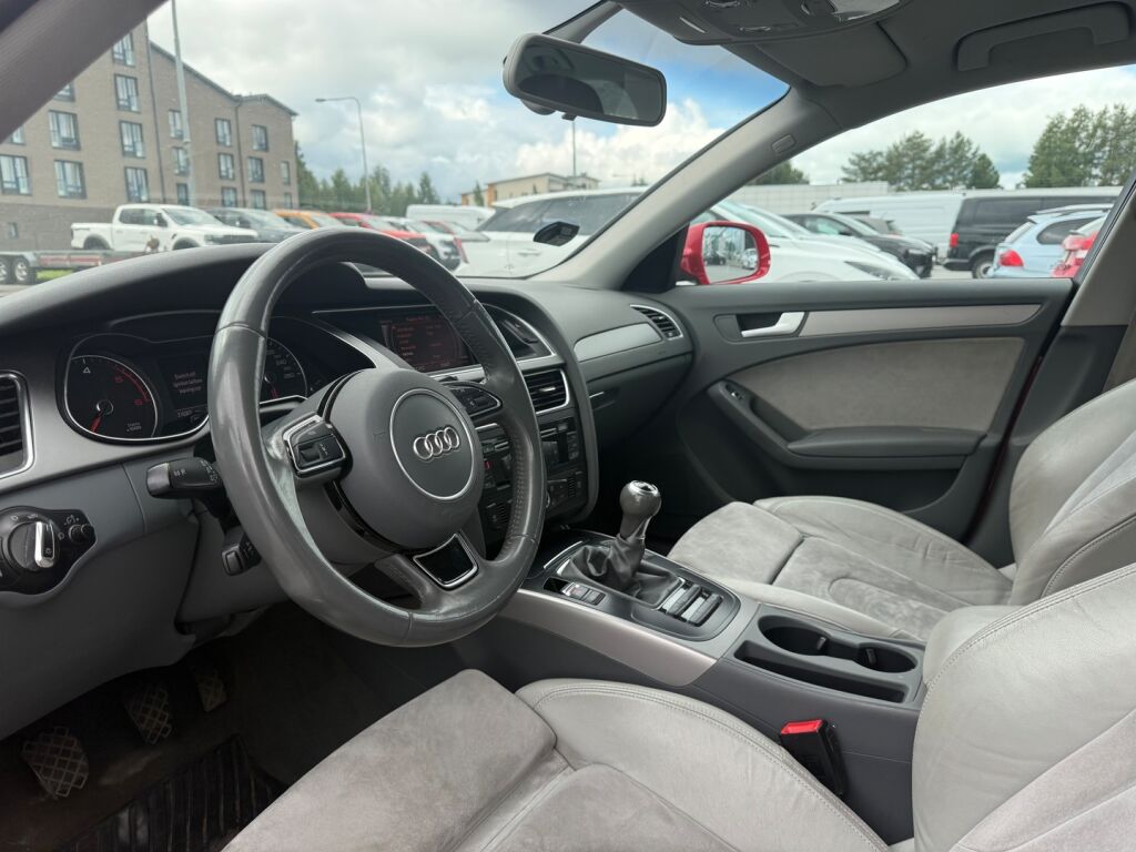 Audi A4 2014 Punainen