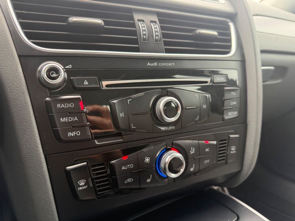 Audi A4 2014 Punainen