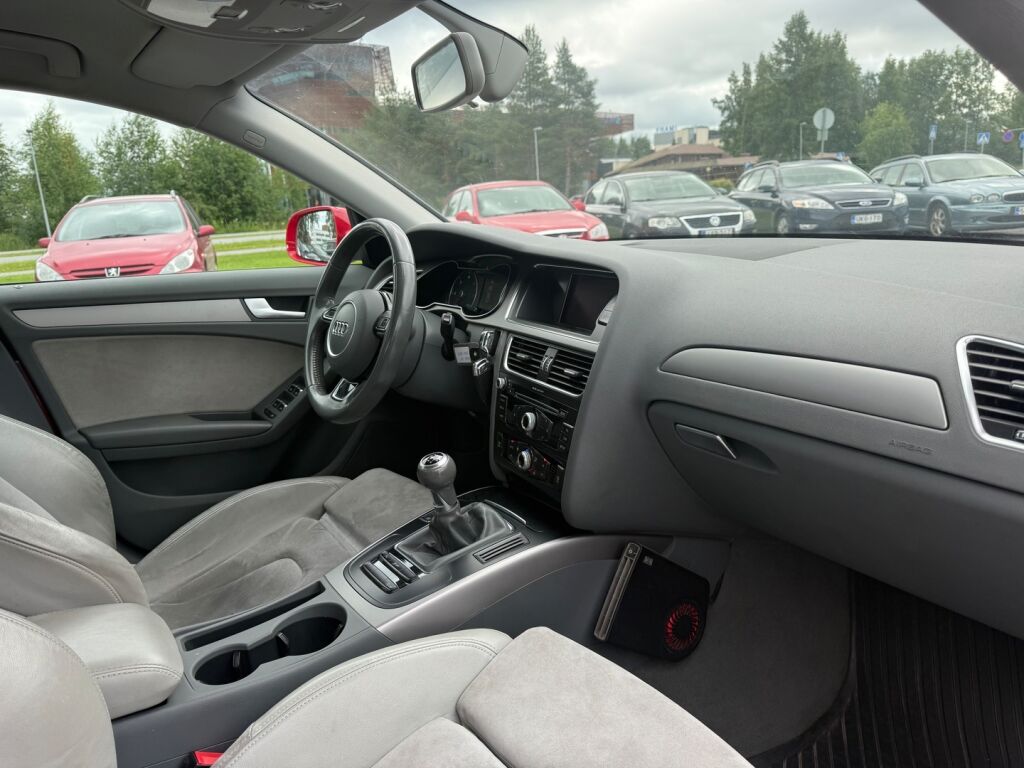 Audi A4 2014 Punainen