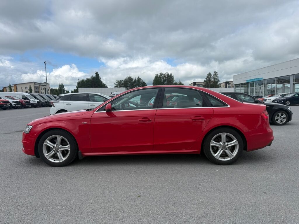 Audi A4 2014 Punainen
