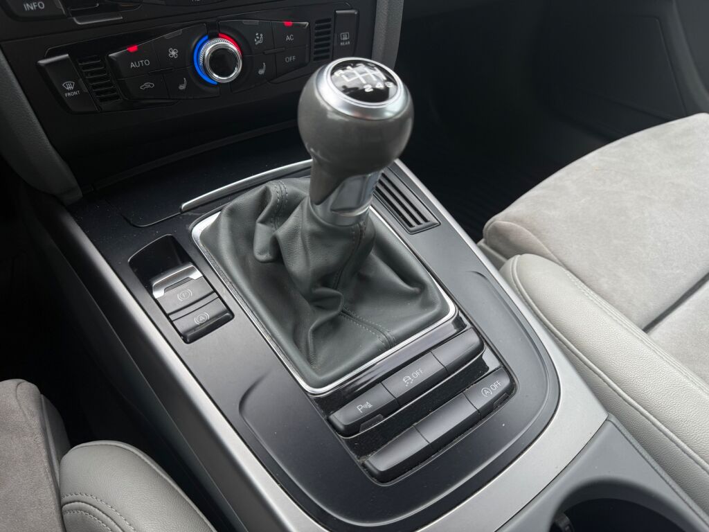 Audi A4 2014 Punainen