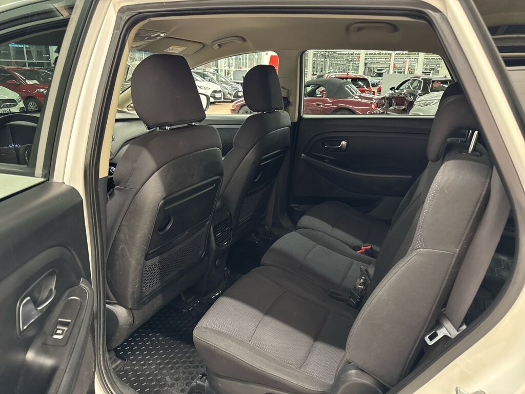 Kia Carens 2015 Valkoinen