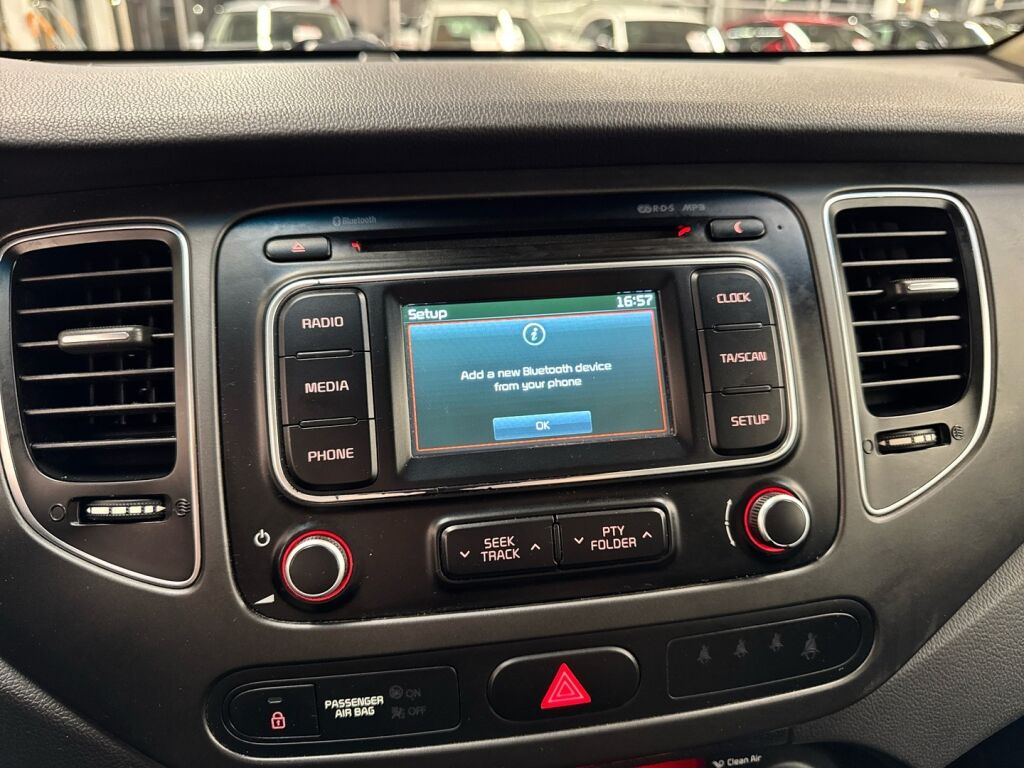 Kia Carens 2015 Valkoinen