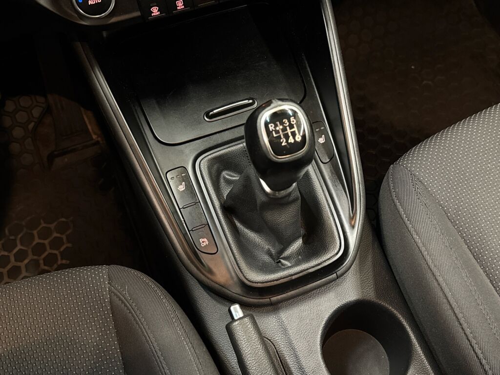 Kia Carens 2015 Valkoinen