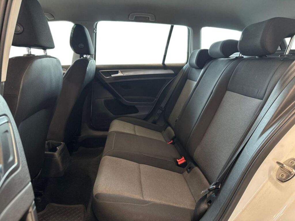 Volkswagen Golf 2015 Valkoinen