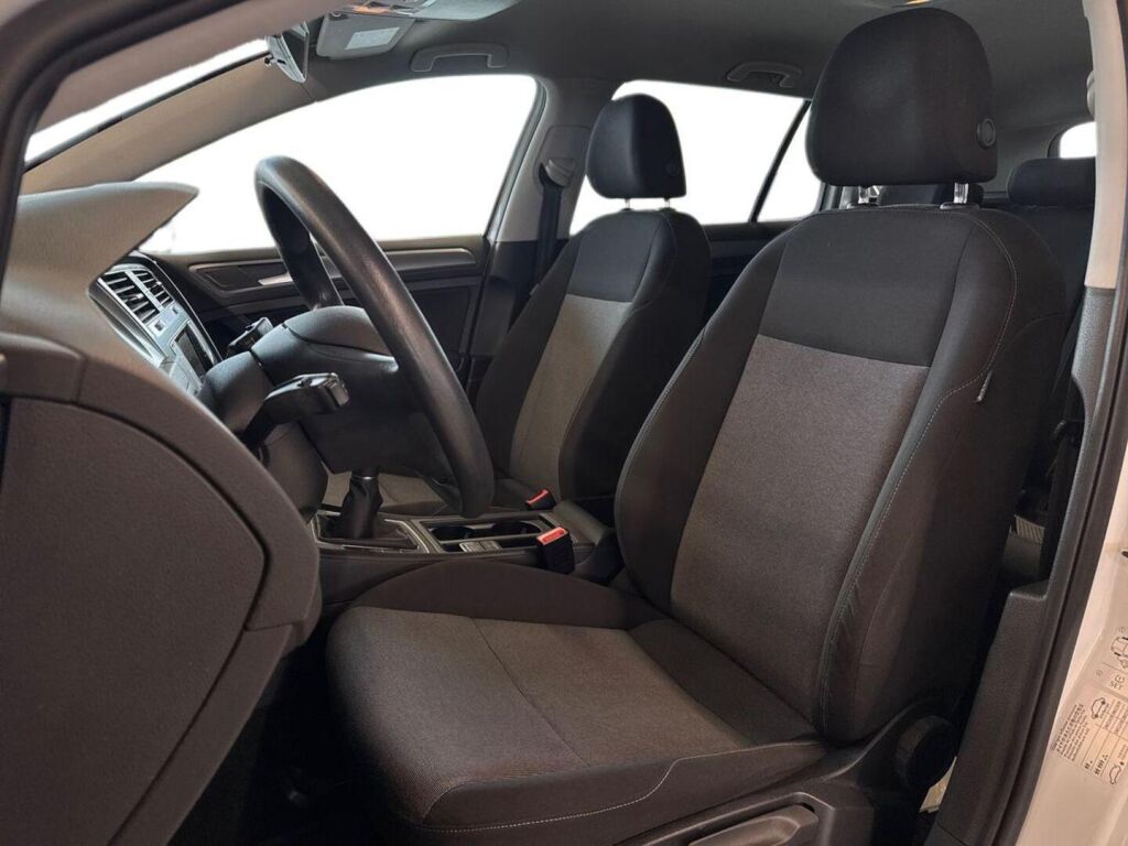 Volkswagen Golf 2015 Valkoinen