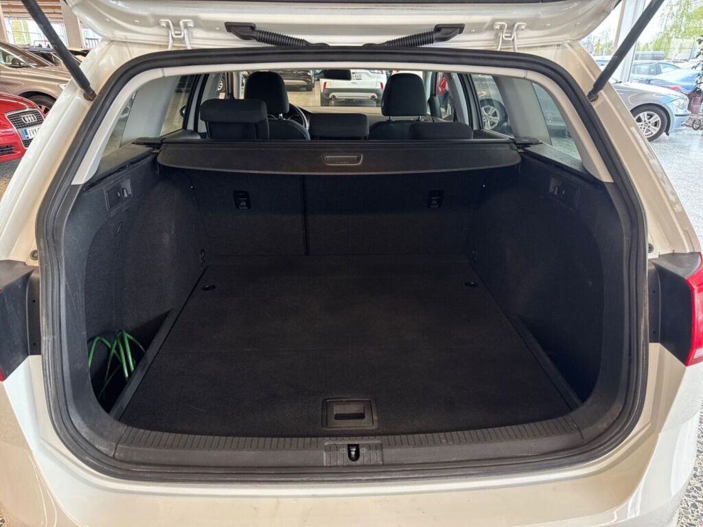 Volkswagen Golf 2015 Valkoinen