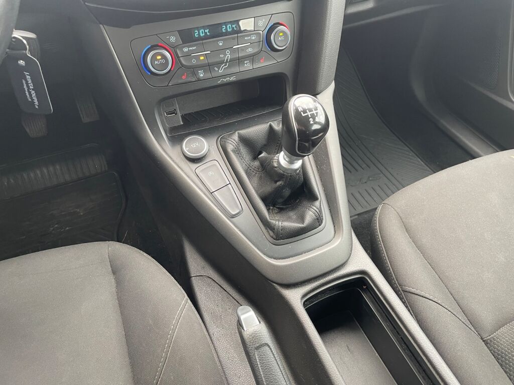 Ford Focus 2015 Harmaa