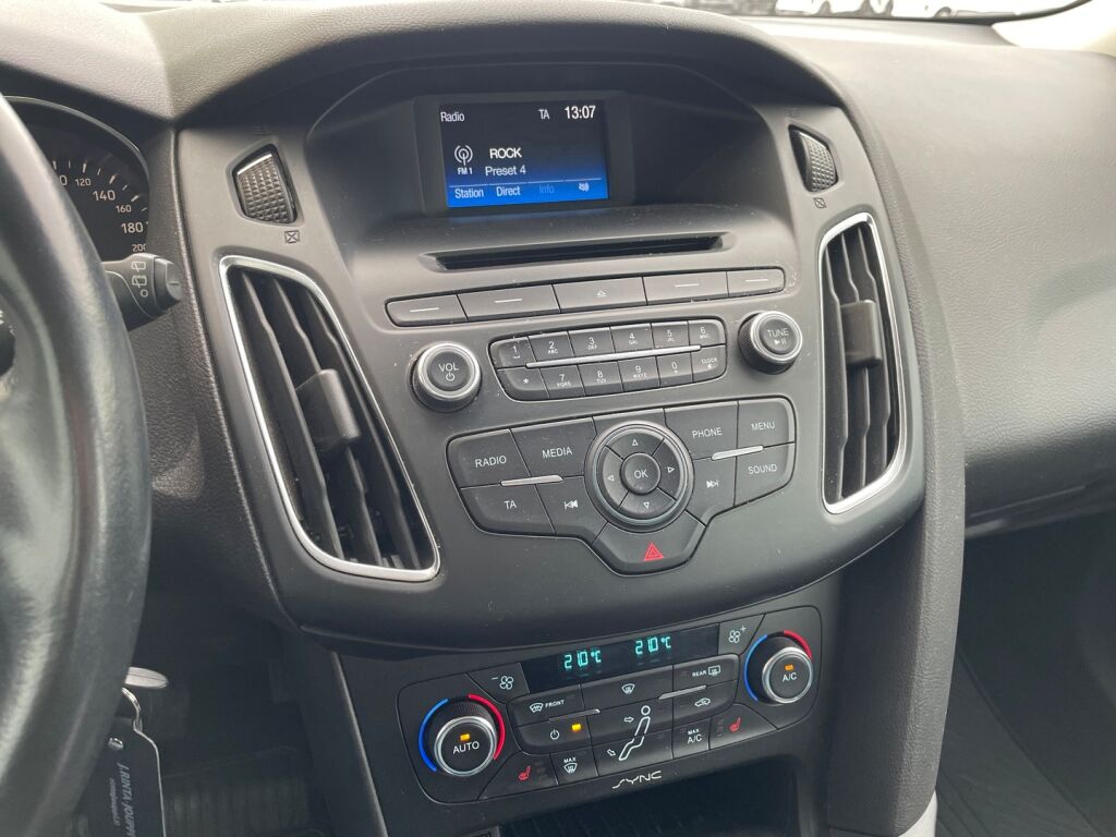 Ford Focus 2015 Harmaa