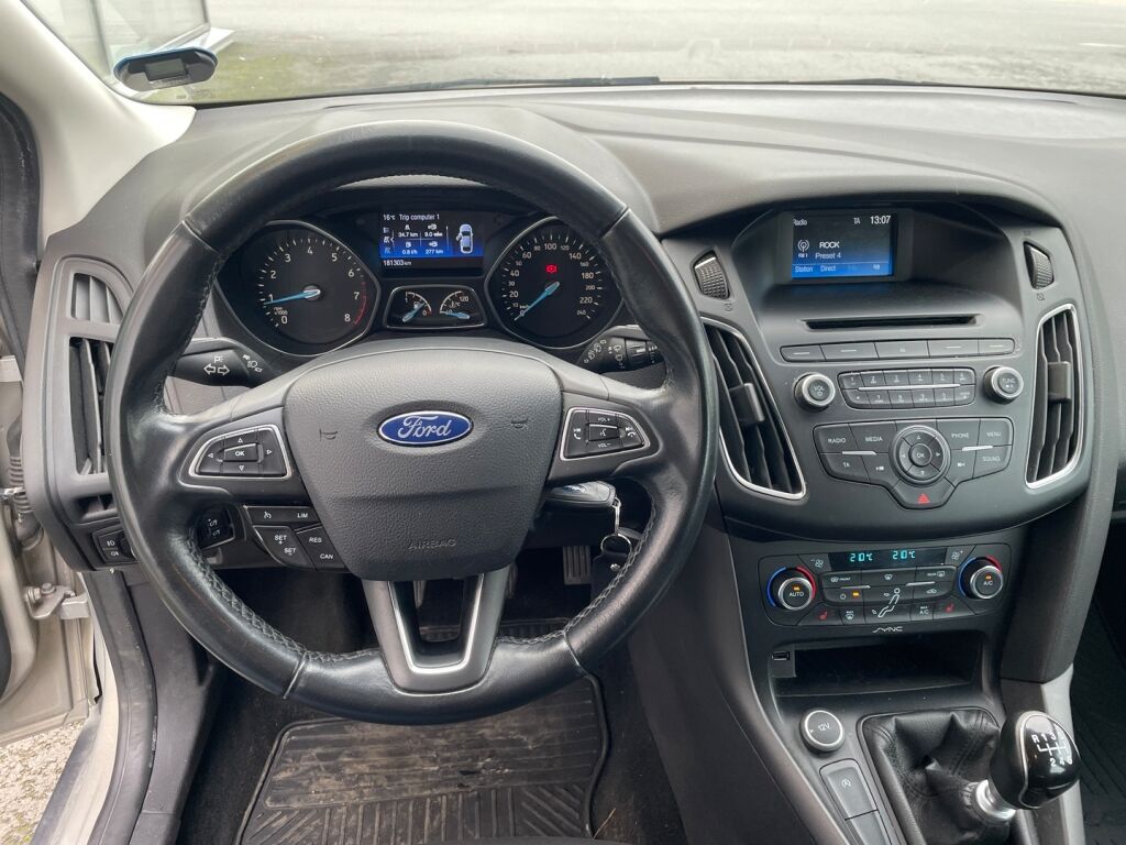Ford Focus 2015 Harmaa