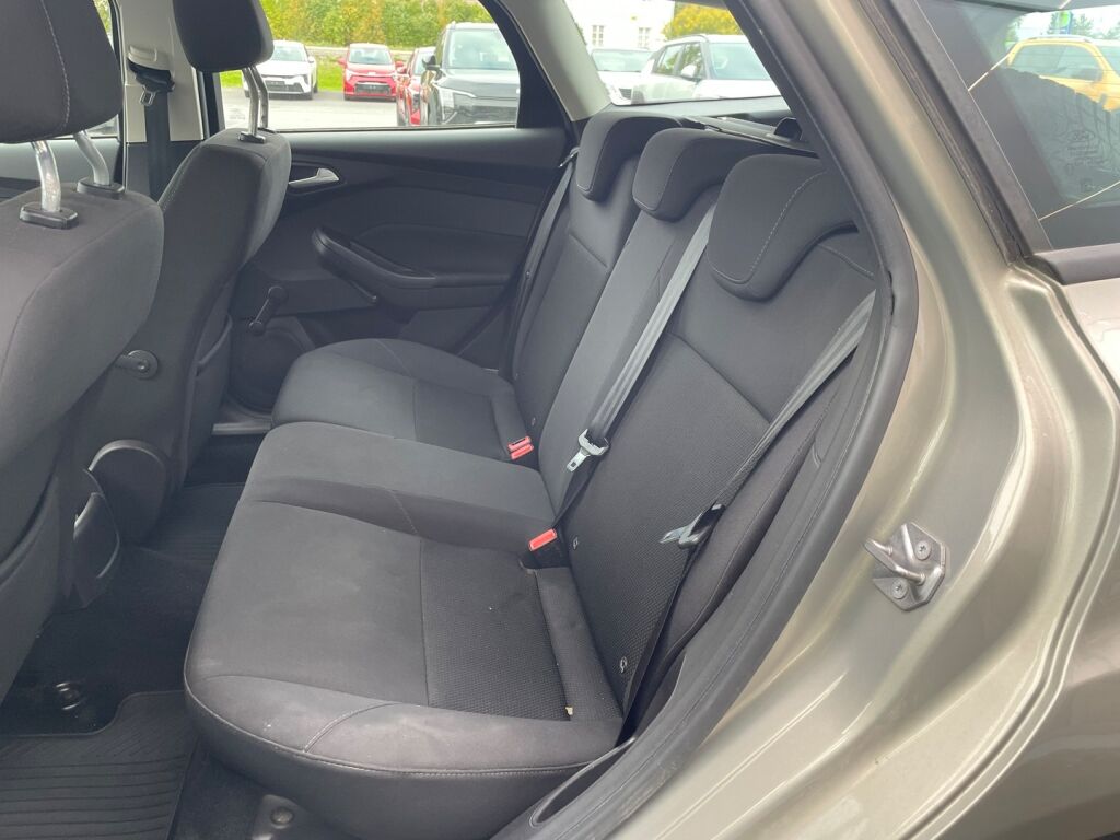 Ford Focus 2015 Harmaa