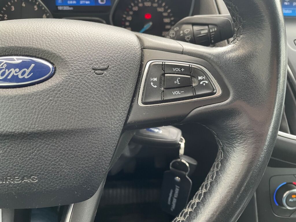 Ford Focus 2015 Harmaa