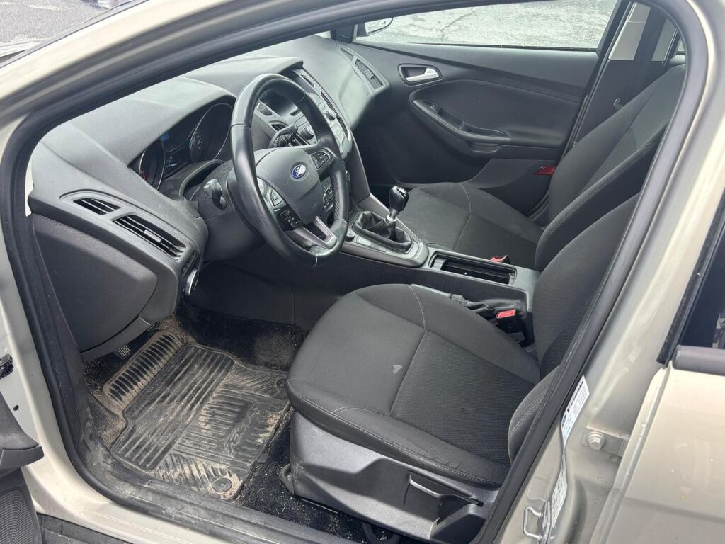 Ford Focus 2015 Harmaa
