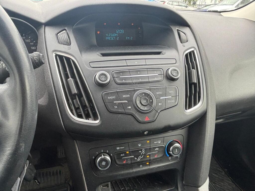 Ford Focus 2015 Harmaa