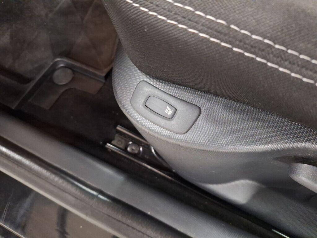 Renault Clio 2014 Musta