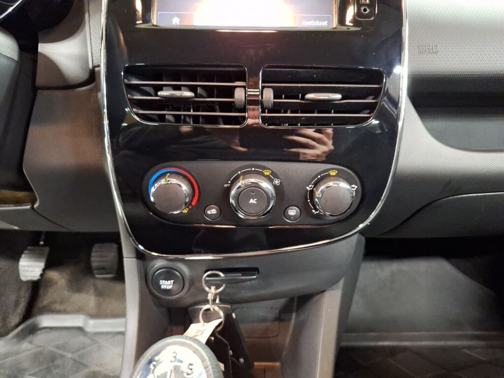 Renault Clio 2014 Musta