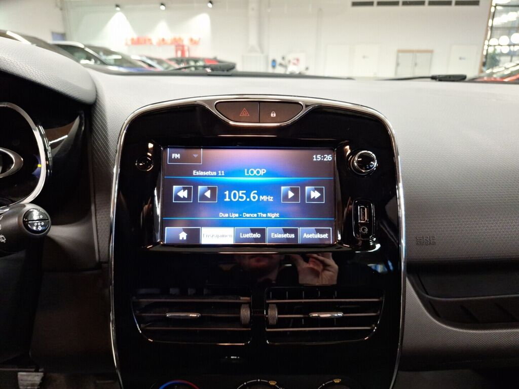 Renault Clio 2014 Musta