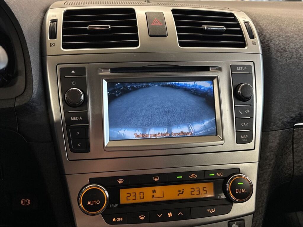 Toyota Avensis 2015 Valkoinen