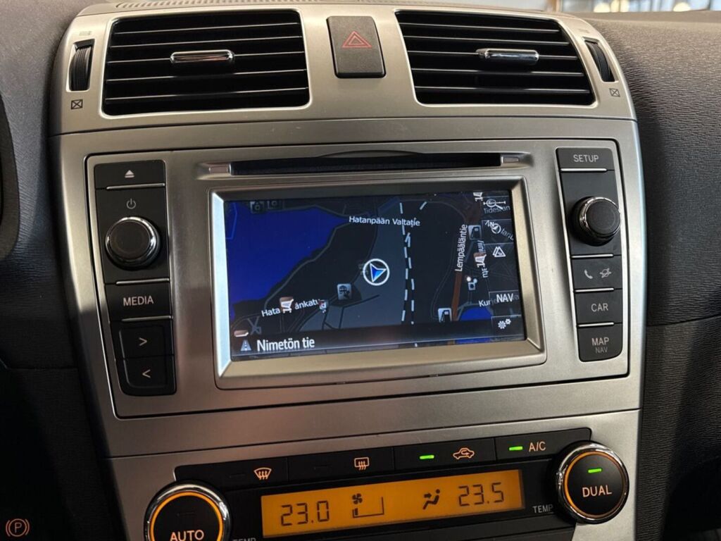 Toyota Avensis 2015 Valkoinen