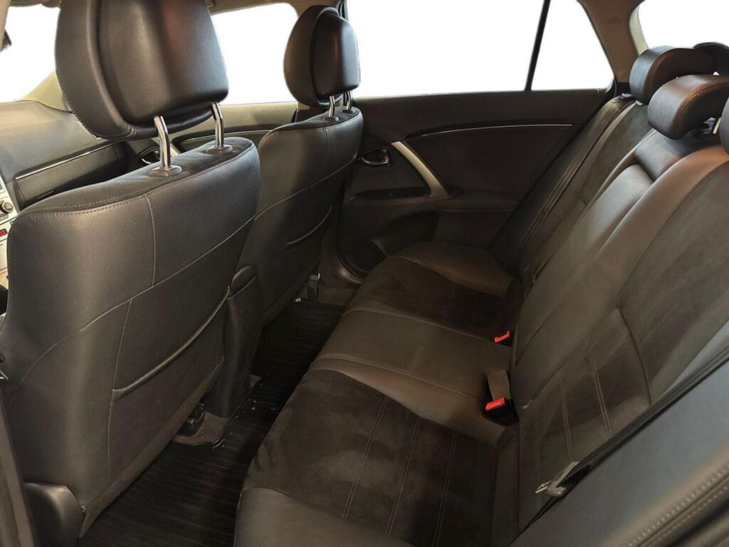Toyota Avensis 2015 Valkoinen
