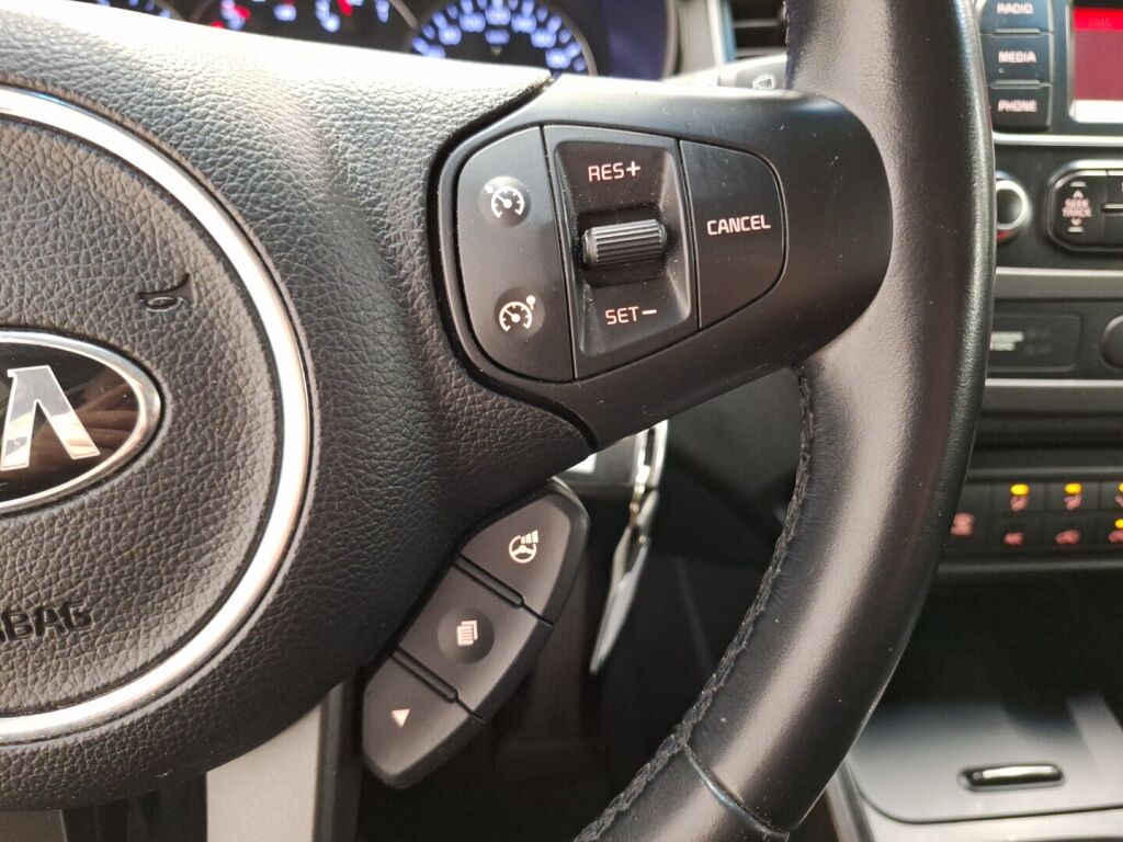 Kia Carens 2015 Musta